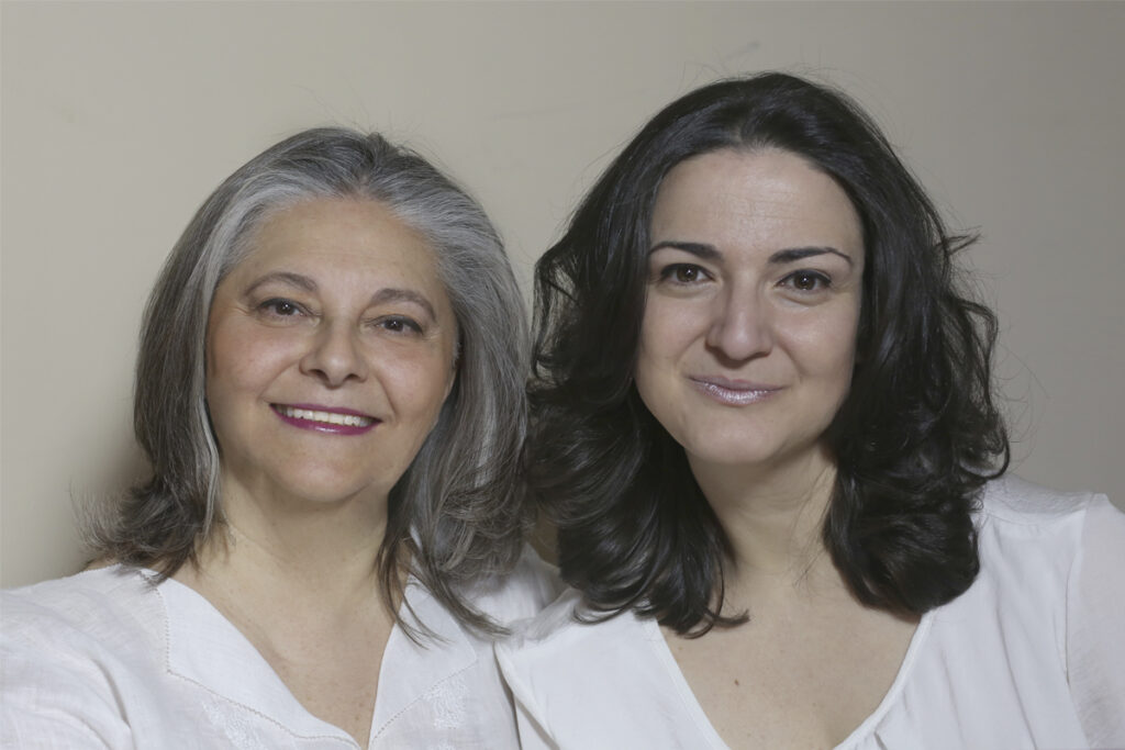 Maria y Mercedes Thewingbook